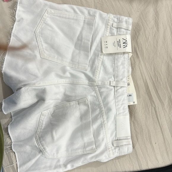 HIGH RISE SHORTS - Picture 2 of 3